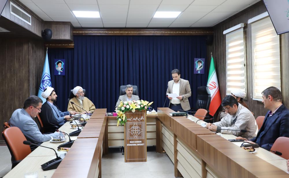 برگزاری نشست ستاد اقامه نماز دانشگاه‌ها و مراکز آموزش عالی استان قزوین در دانشگاه