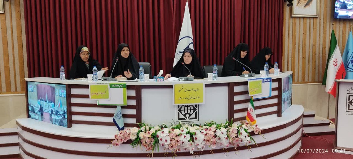 اولین دوره مناظرات بانوان کنشگر استان با عنوان روایت سوم برگزار شد